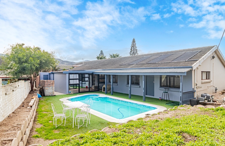 5 Bedroom Property for Sale in Sunnydale Western Cape